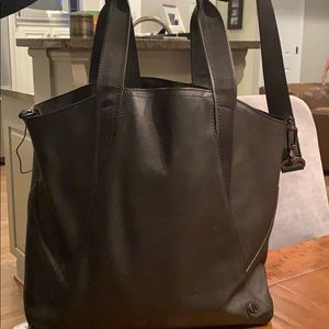 Lululemon bag/purse/tote. Black